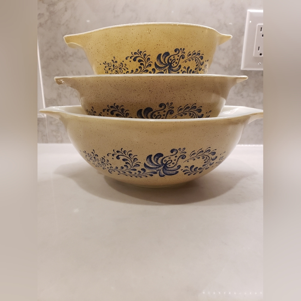 Pyrex Homestead Cinderella Nesting bowls 442 443 444 Vintage Pyrex Mixin…